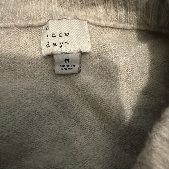 A New Day Crewneck Ribbed Hem Sweater Heathered Oatmeal Tan Women’s Size M - Picture 3 of 6